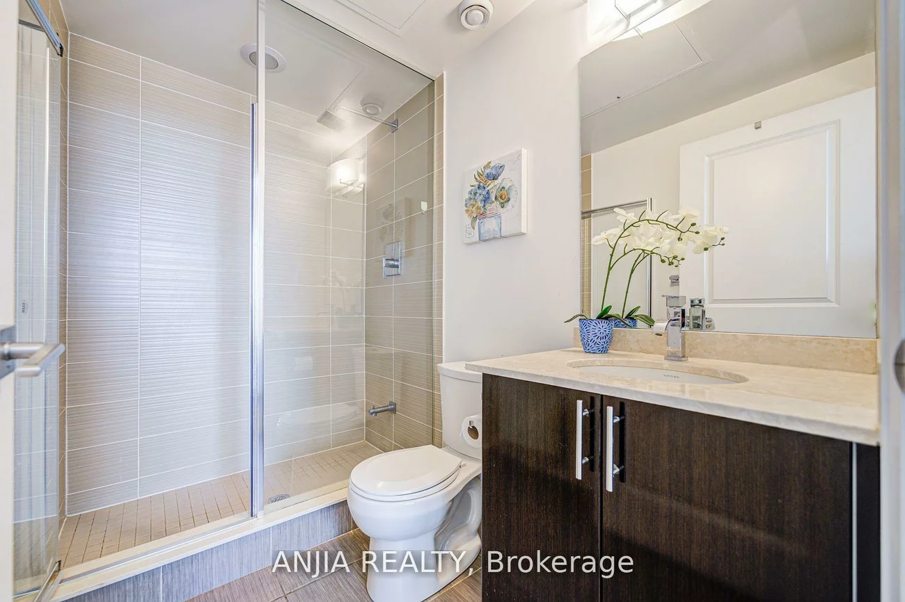 7165, Yonge, Grandview, Markham