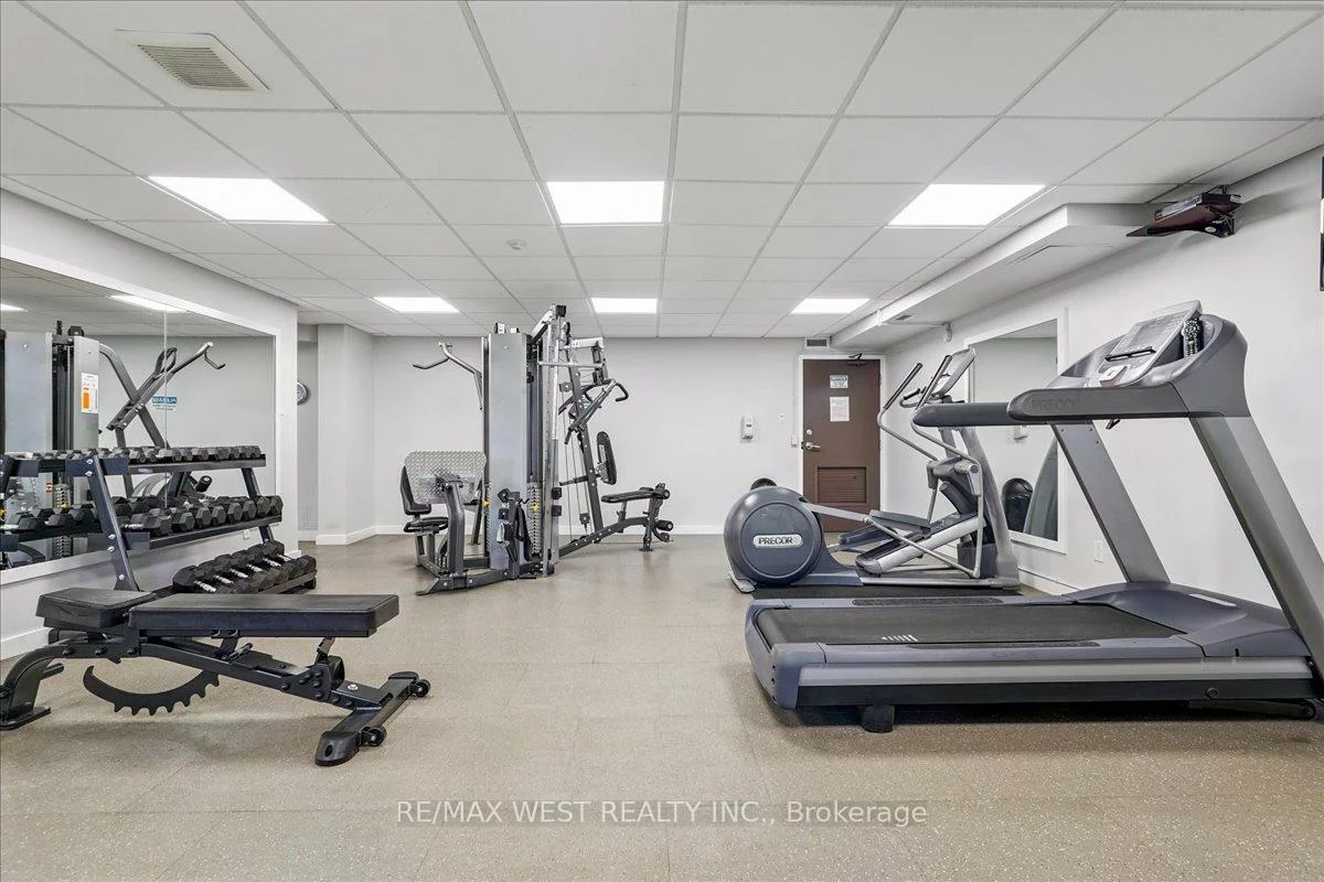 7811, Yonge, Thornhill, Markham