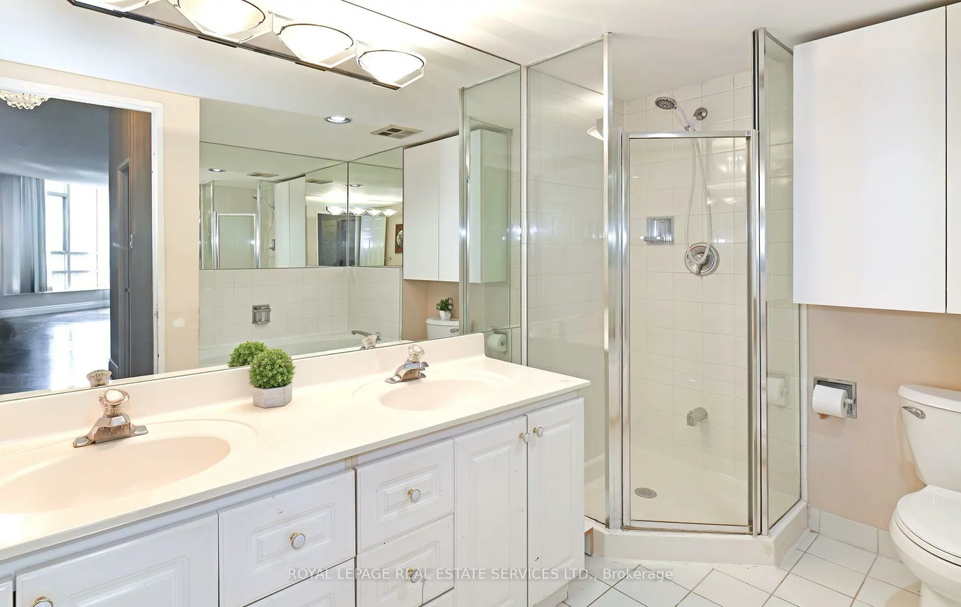 7905, Bayview, Aileen-Willowbrook, Markham