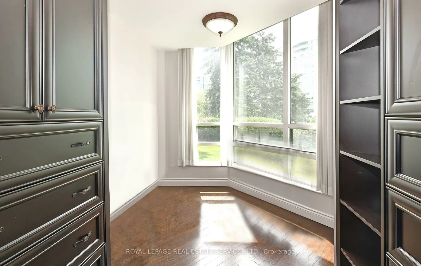 7905, Bayview, Aileen-Willowbrook, Markham