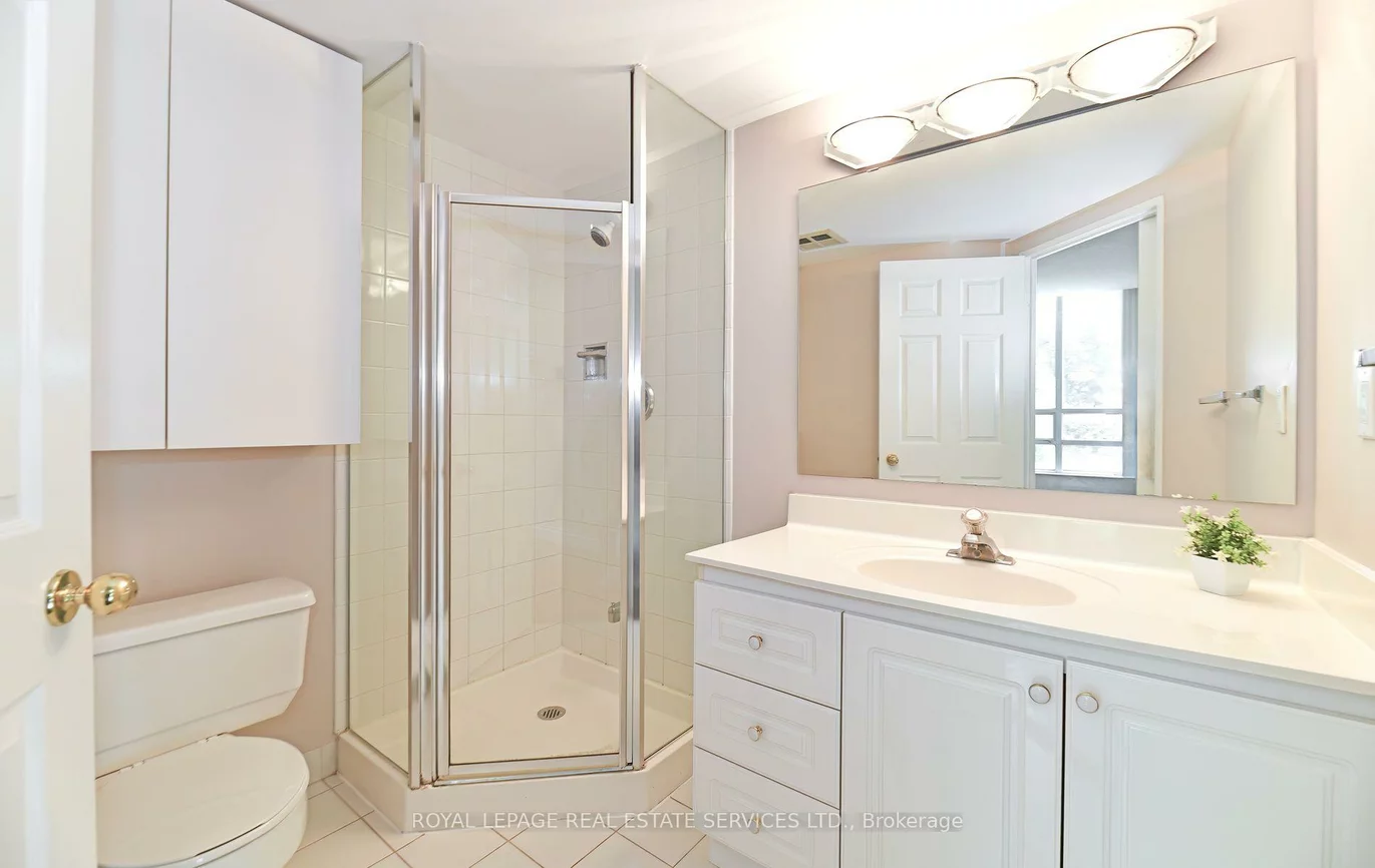 7905, Bayview, Aileen-Willowbrook, Markham