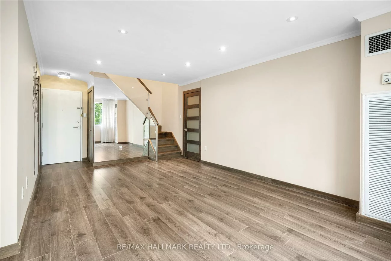 16, Elgin, Thornhill, Markham