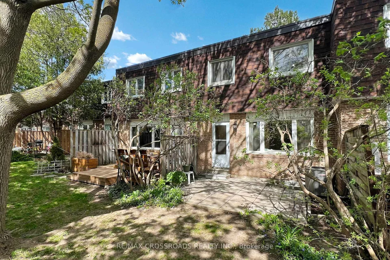 27, The Carriage, Royal Orchard, Markham