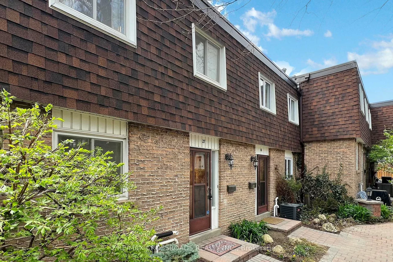 27, The Carriage, Royal Orchard, Markham