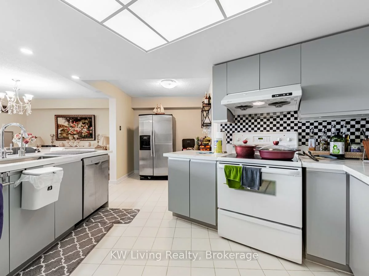 7825, Bayview, Aileen-Willowbrook, Markham