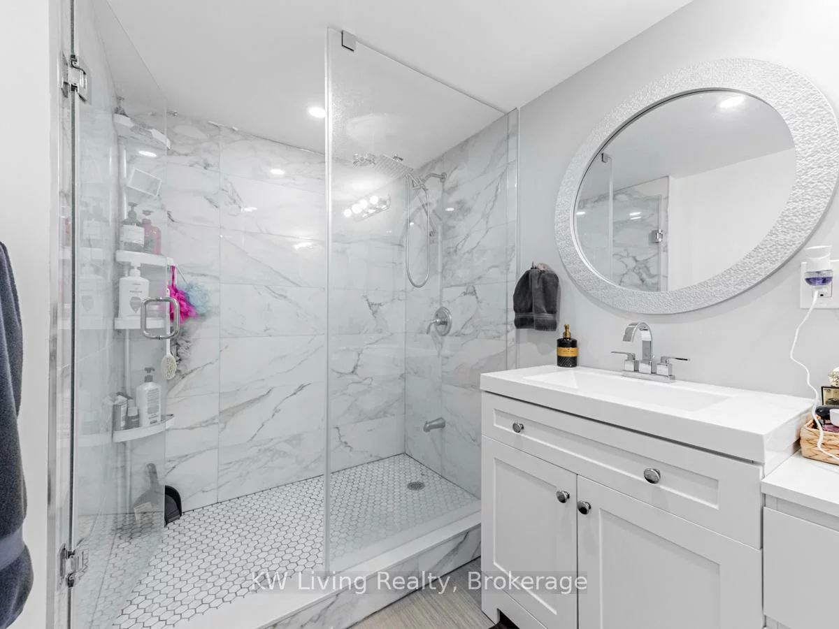 7825, Bayview, Aileen-Willowbrook, Markham