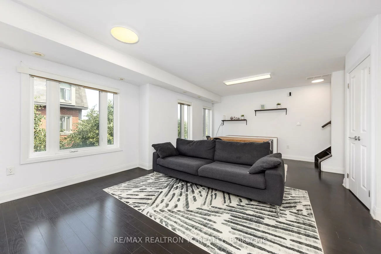 322, John, Aileen-Willowbrook, Markham
