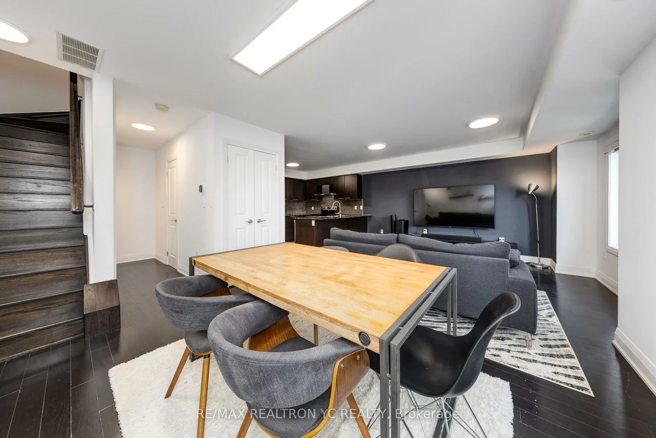 322, John, Aileen-Willowbrook, Markham