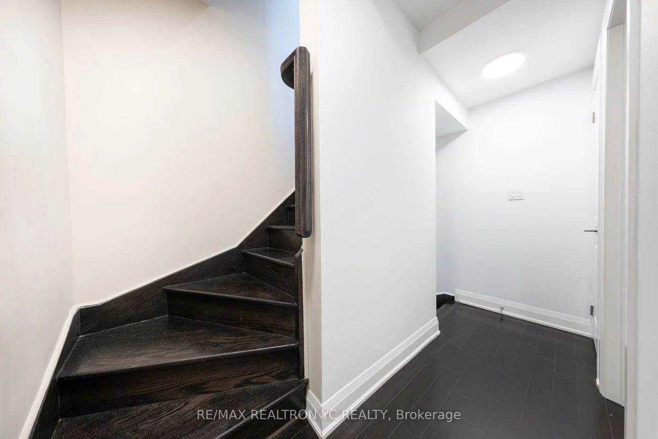 322, John, Aileen-Willowbrook, Markham