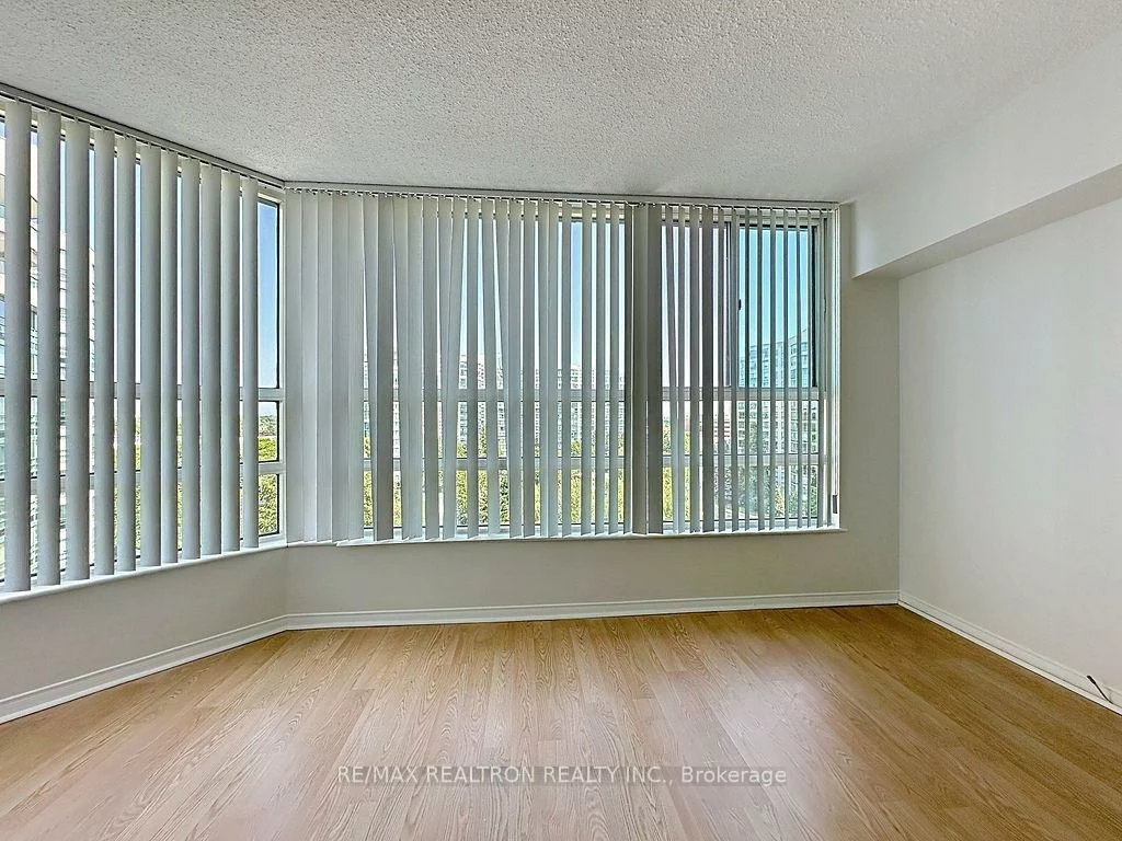 7905, Bayview, Aileen-Willowbrook, Markham