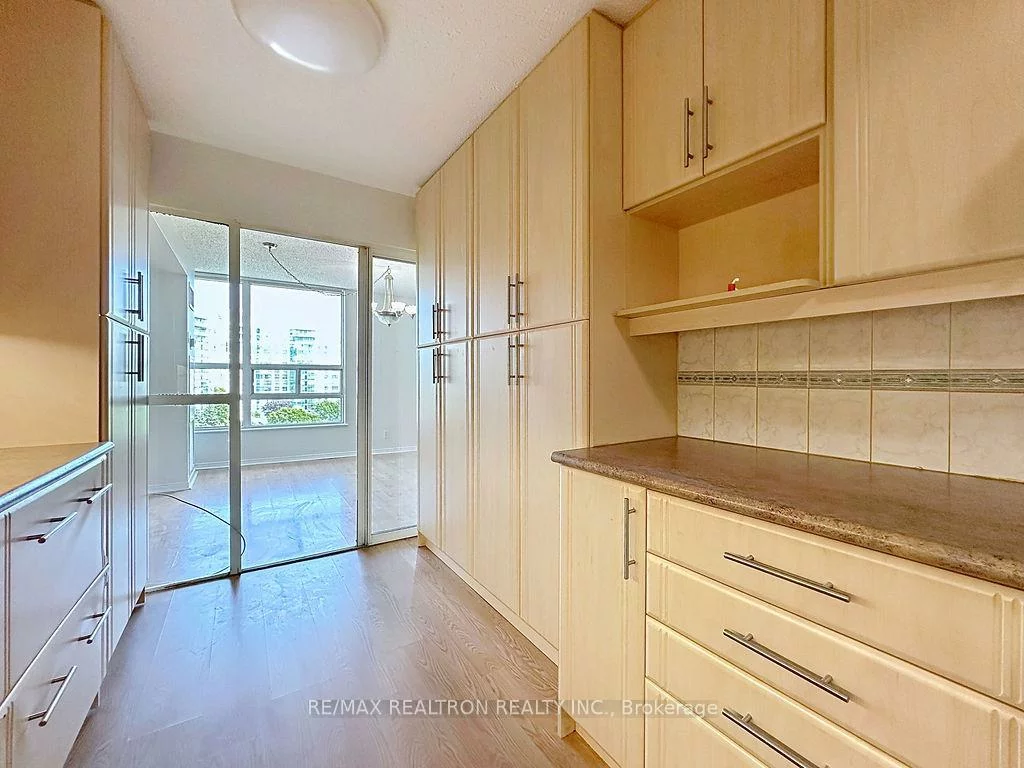 7905, Bayview, Aileen-Willowbrook, Markham