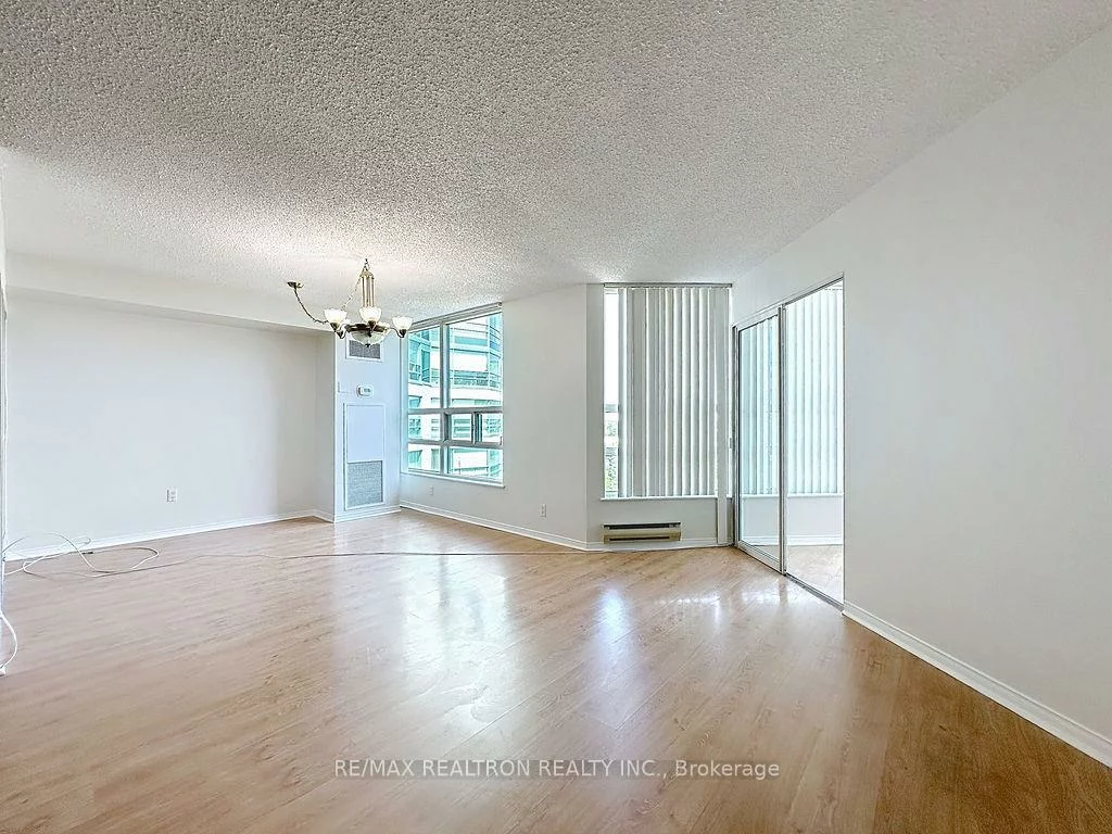 7905, Bayview, Aileen-Willowbrook, Markham