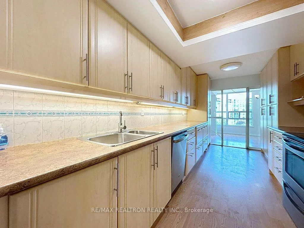 7905, Bayview, Aileen-Willowbrook, Markham