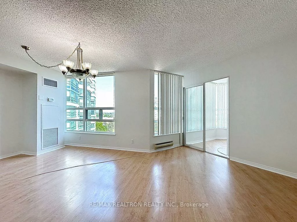 7905, Bayview, Aileen-Willowbrook, Markham