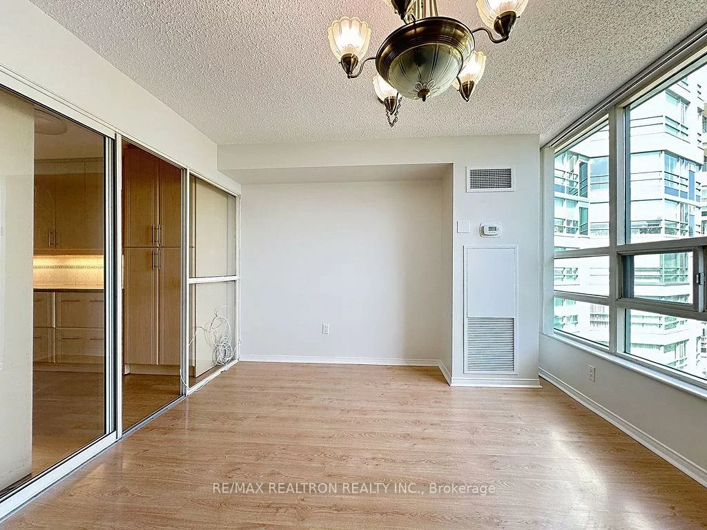 7905, Bayview, Aileen-Willowbrook, Markham