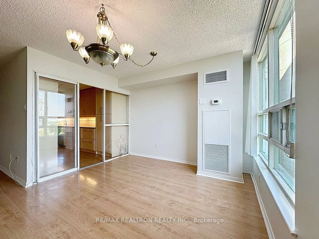 7905, Bayview, Aileen-Willowbrook, Markham