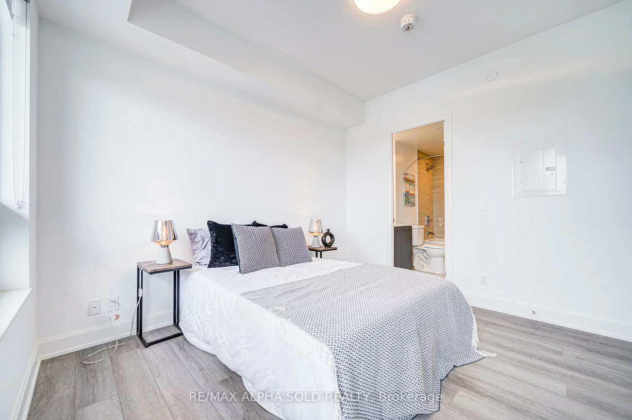 8, Water Walk, Unionville, Markham