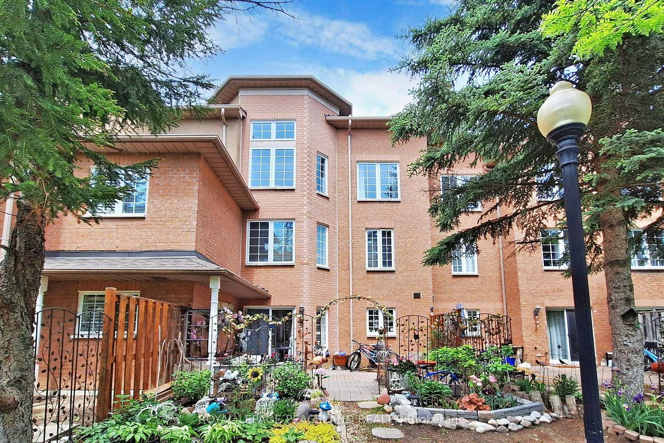 15, St Moritz, Unionville, Markham