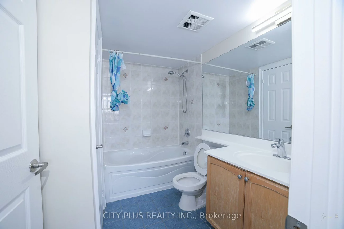 33, Cox, Unionville, Markham