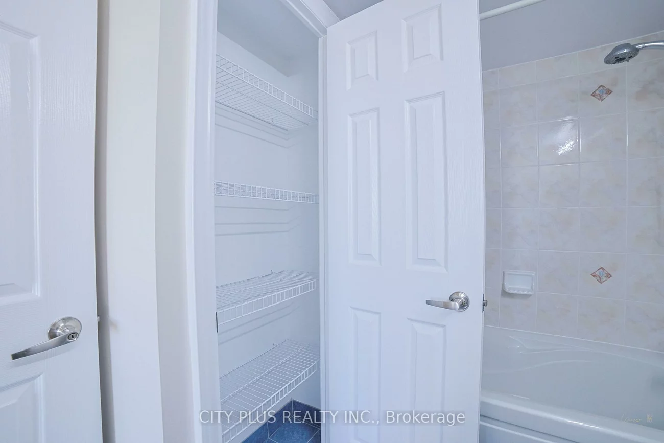33, Cox, Unionville, Markham
