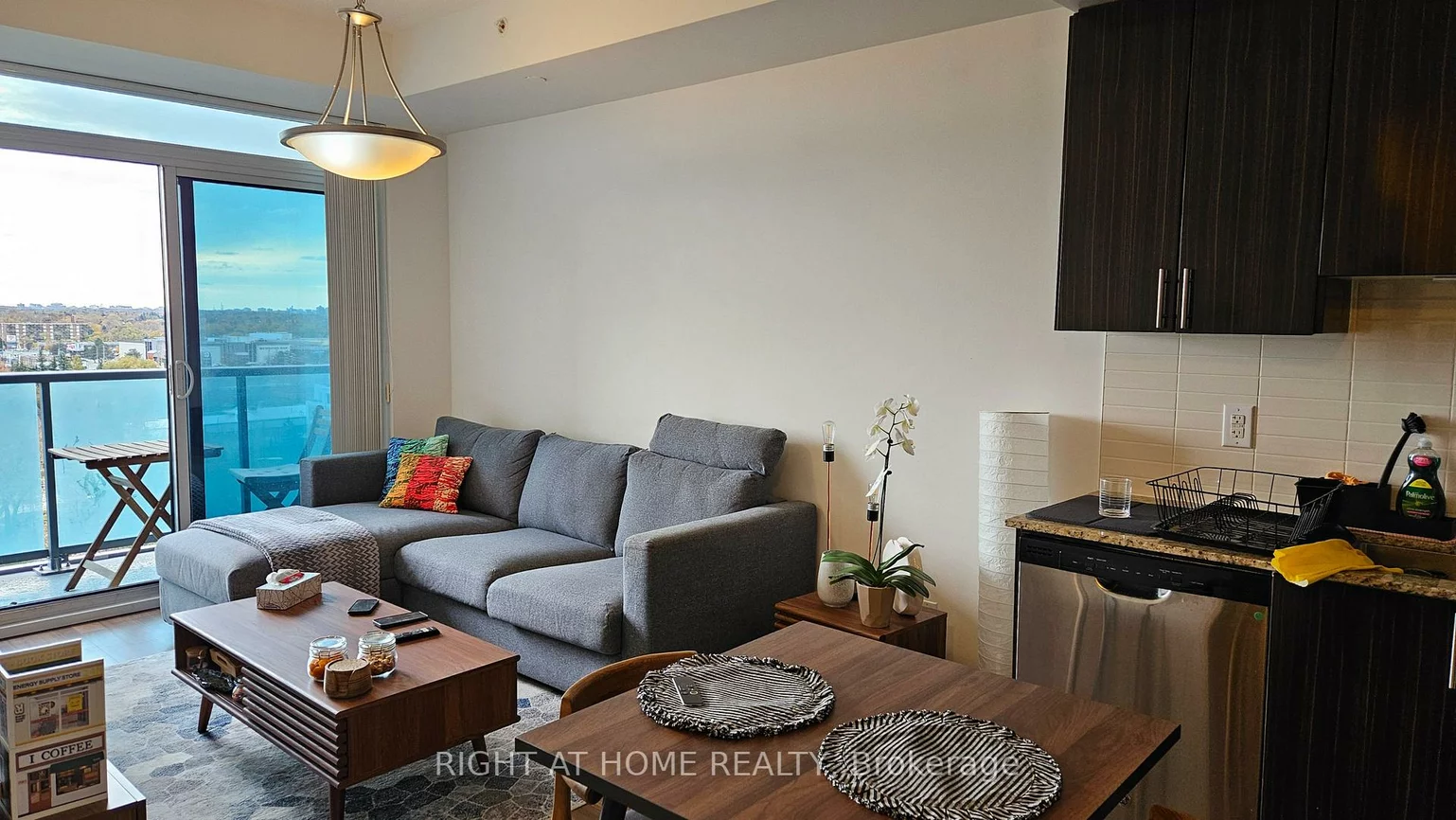 7167, Yonge, Thornhill, Markham