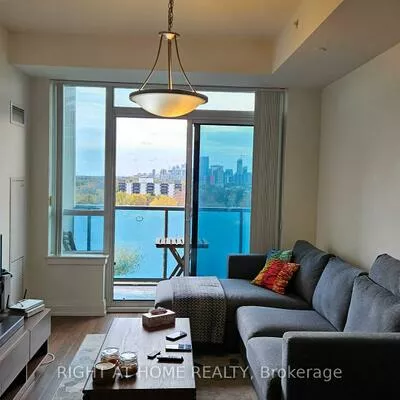7167, Yonge, Thornhill, Markham