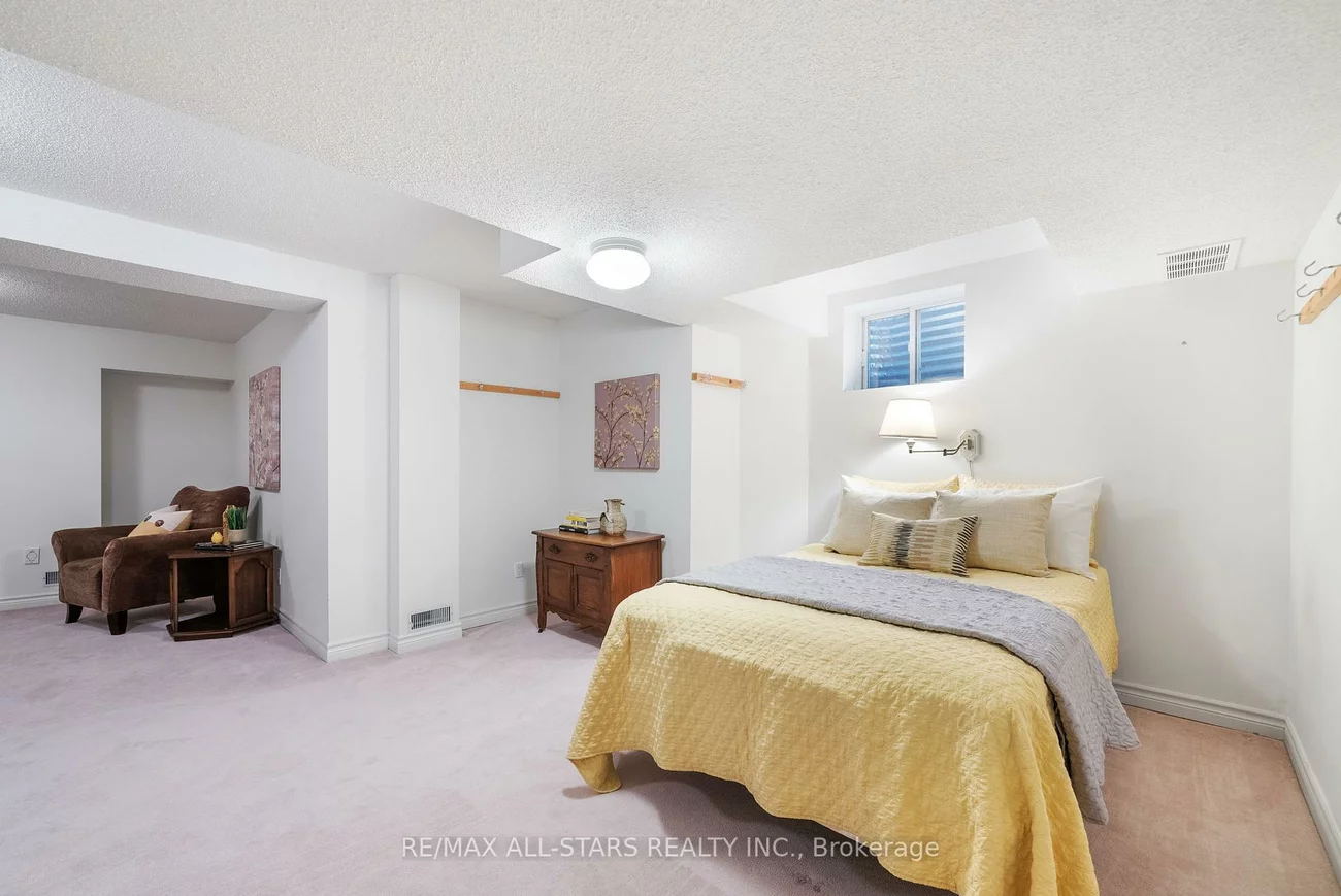 19, Christina Falls, Greensborough, Markham