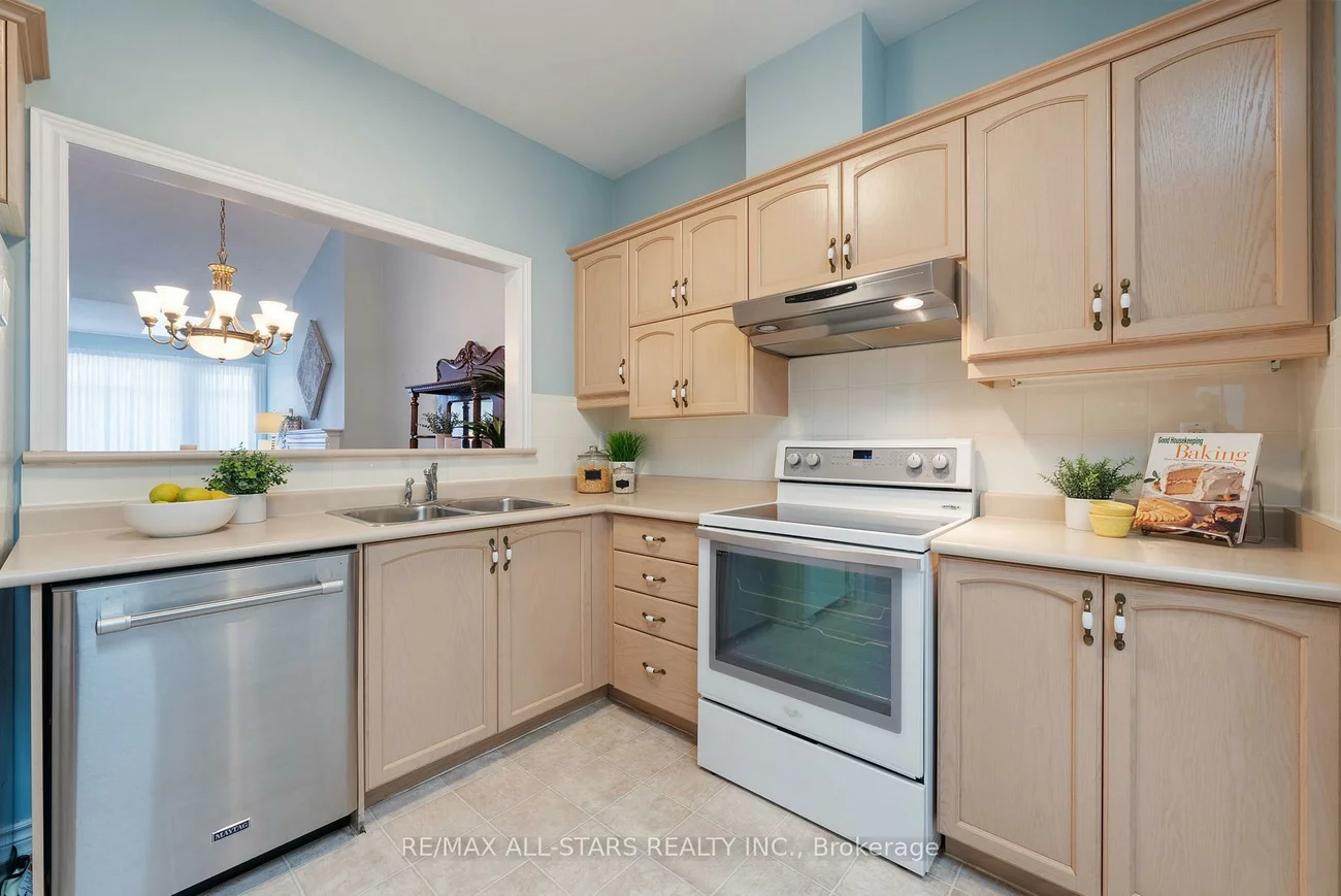 19, Christina Falls, Greensborough, Markham