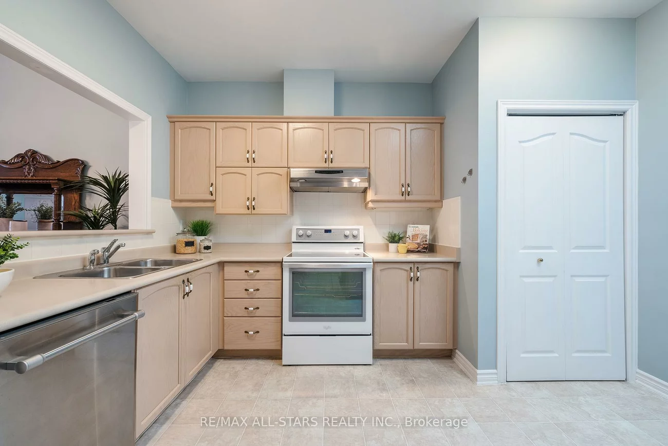 19, Christina Falls, Greensborough, Markham