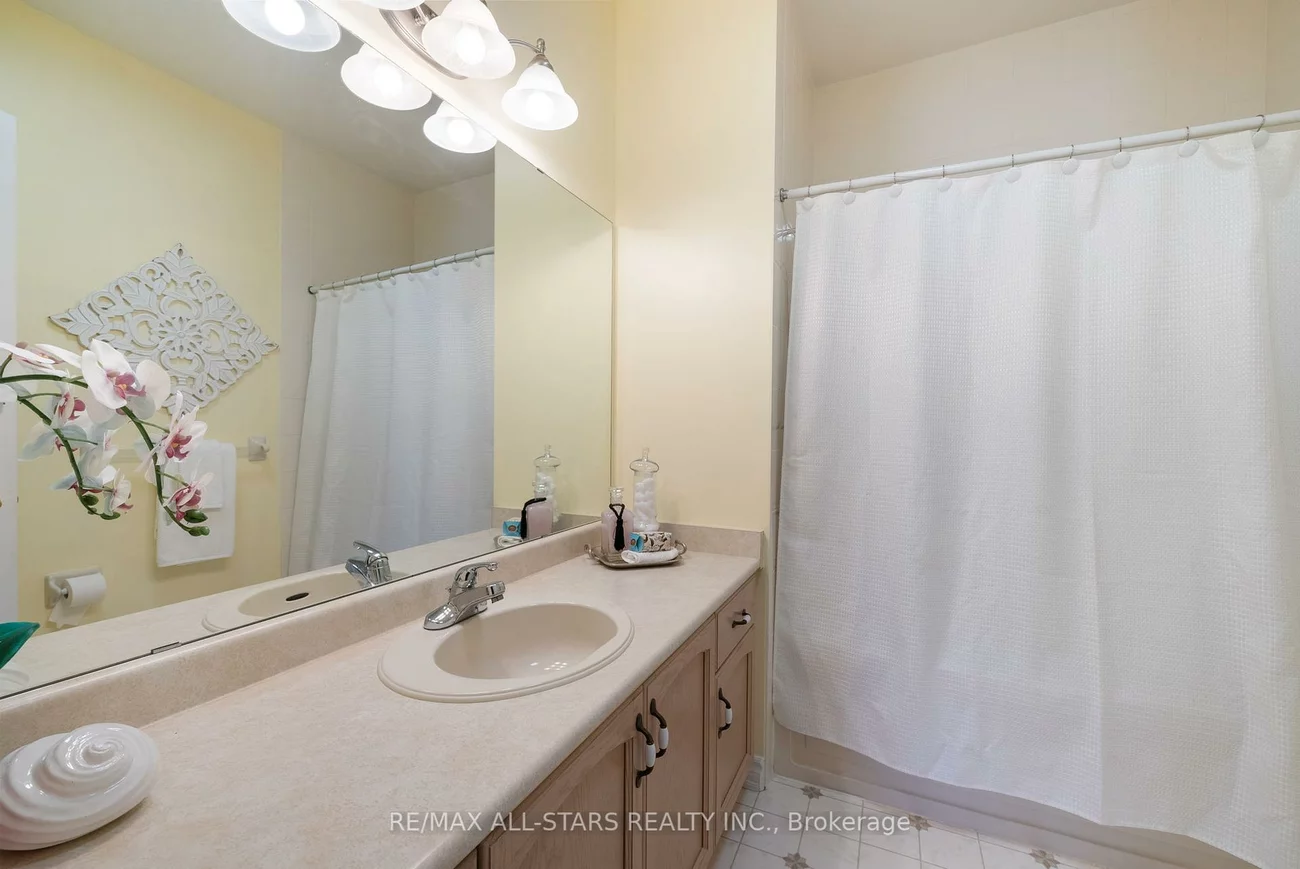 19, Christina Falls, Greensborough, Markham