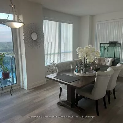 7167, Yonge, Thornhill, Markham