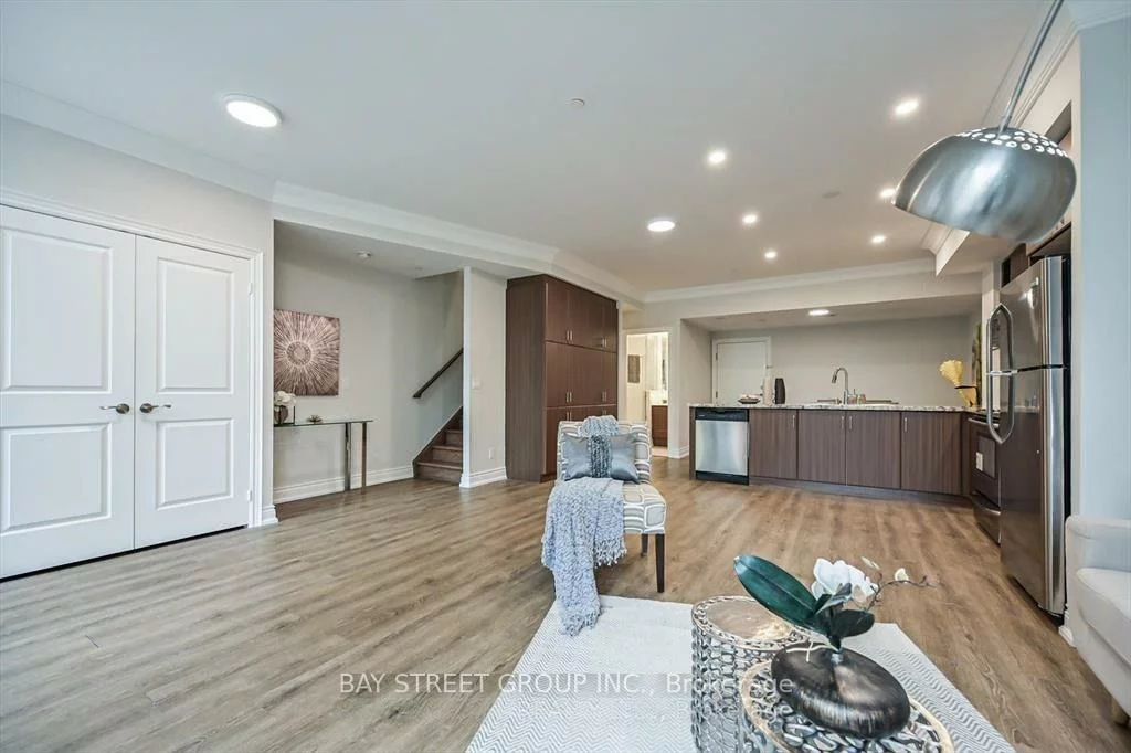 89, SOUTH TOWN CENTRE, Unionville, Markham