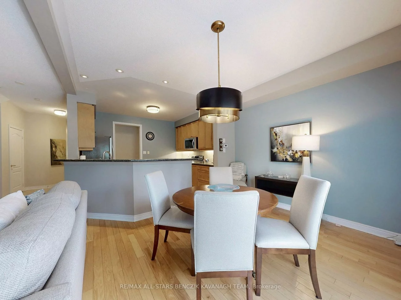 111, Louisbourg, Greensborough, Markham