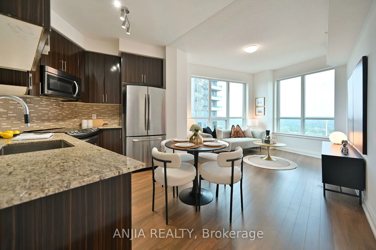 7161, Yonge, Thornhill, Markham