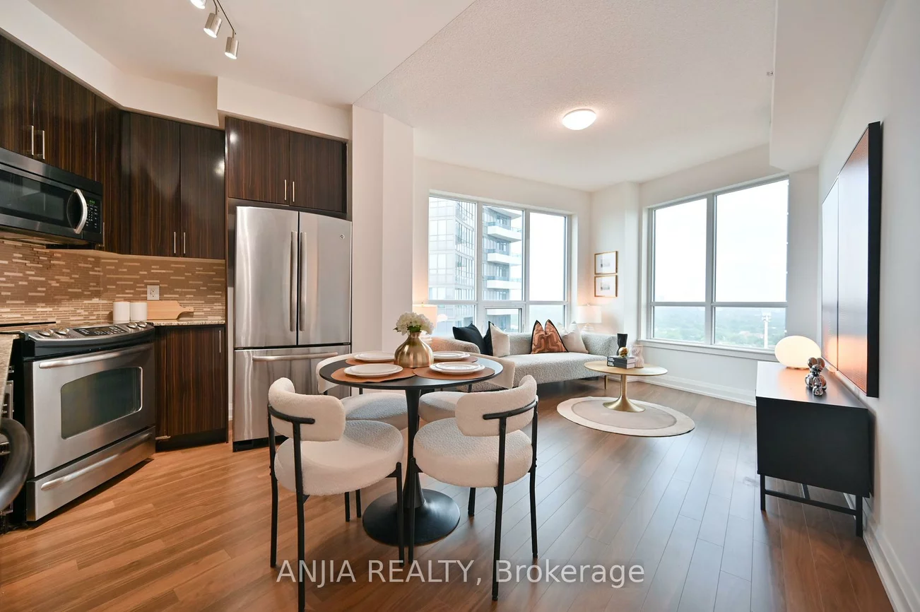 7161, Yonge, Thornhill, Markham
