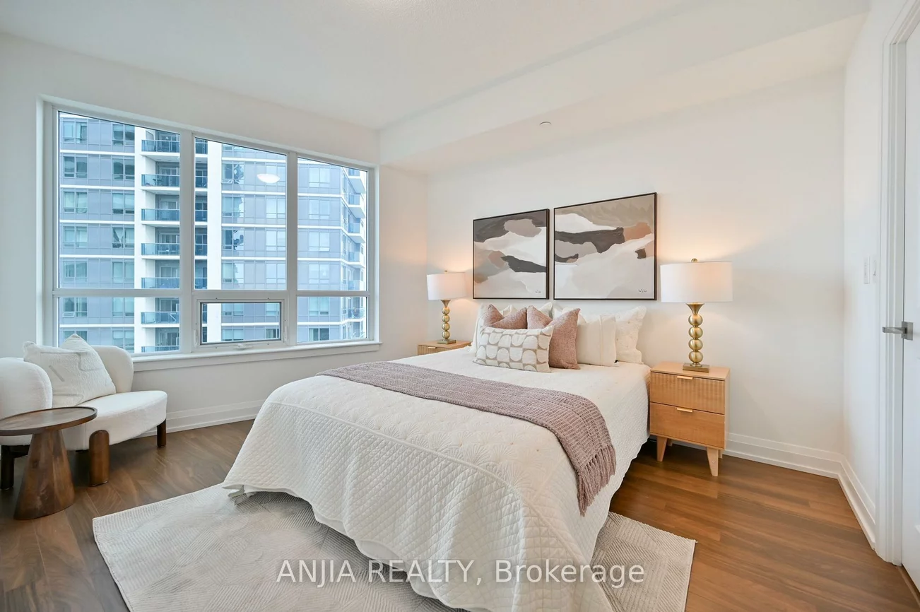 7161, Yonge, Thornhill, Markham