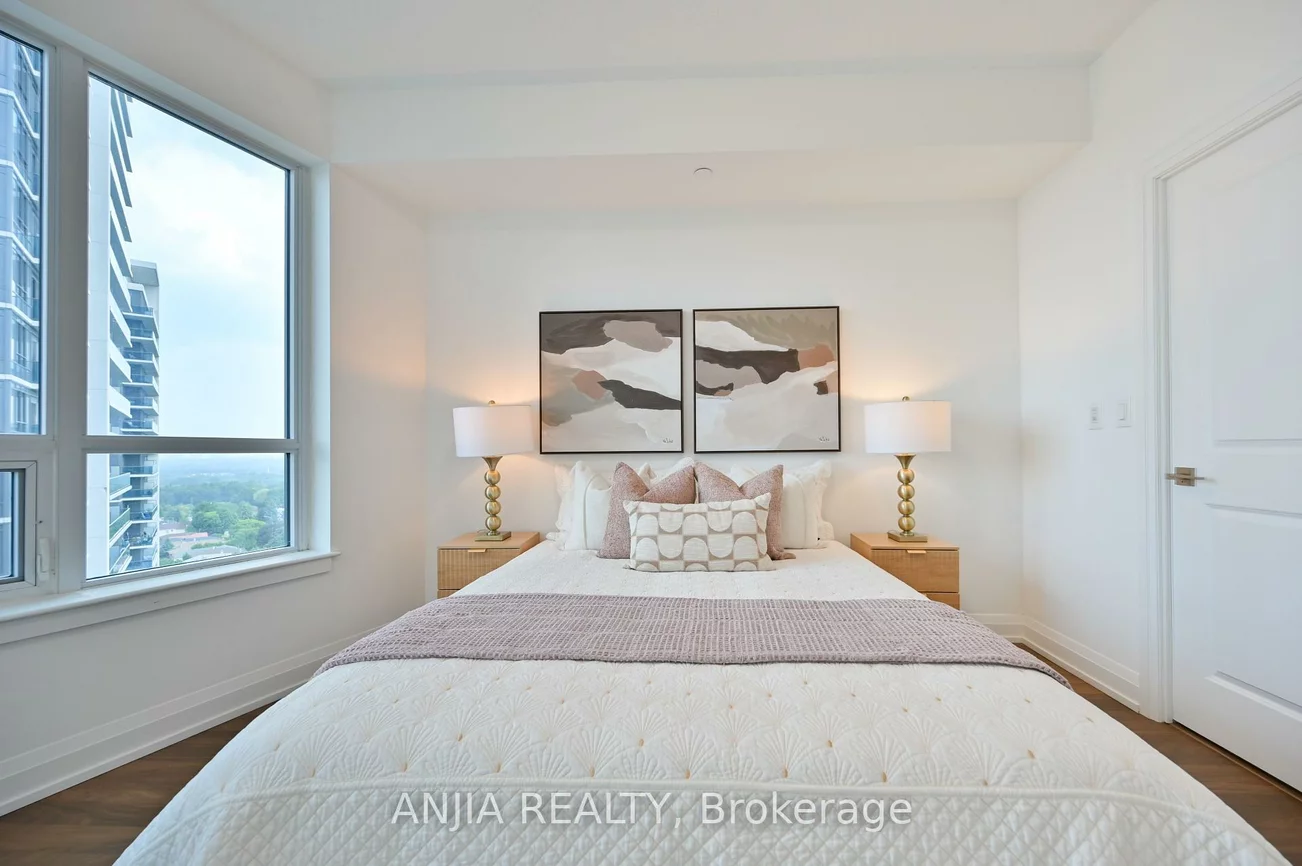7161, Yonge, Thornhill, Markham