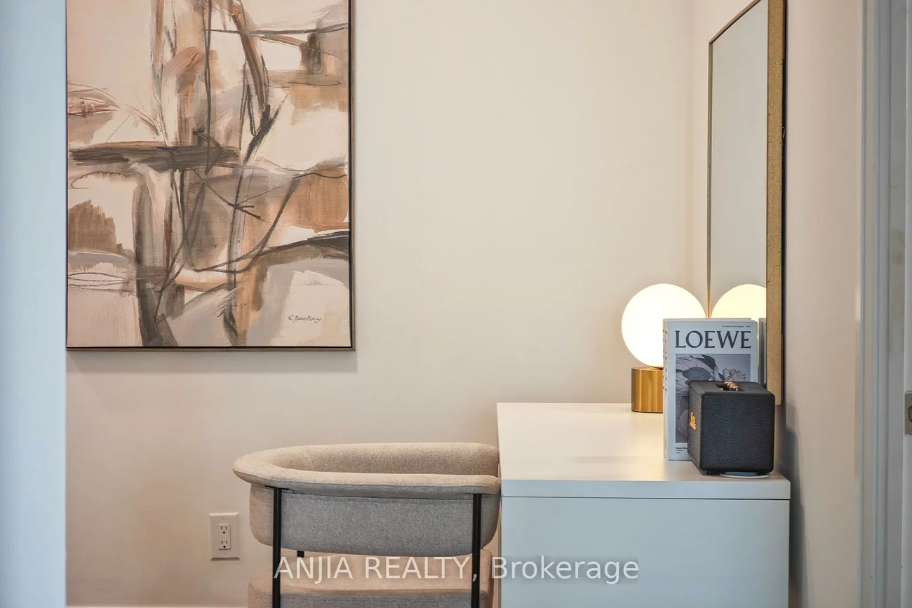 7161, Yonge, Thornhill, Markham