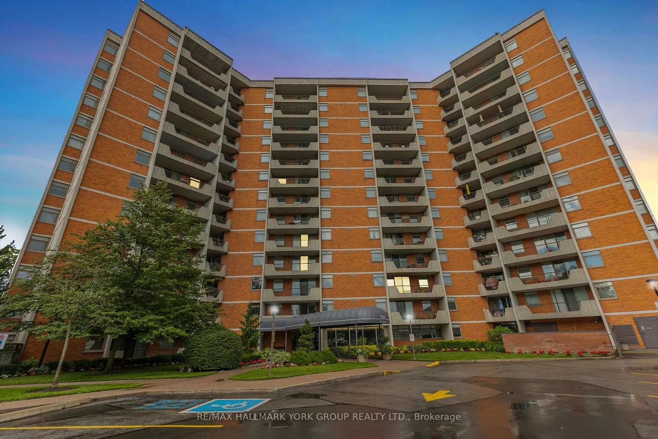 7811, Yonge, Thornhill, Markham