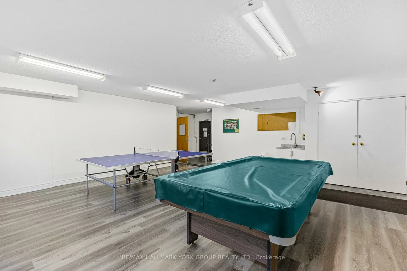 7811, Yonge, Thornhill, Markham