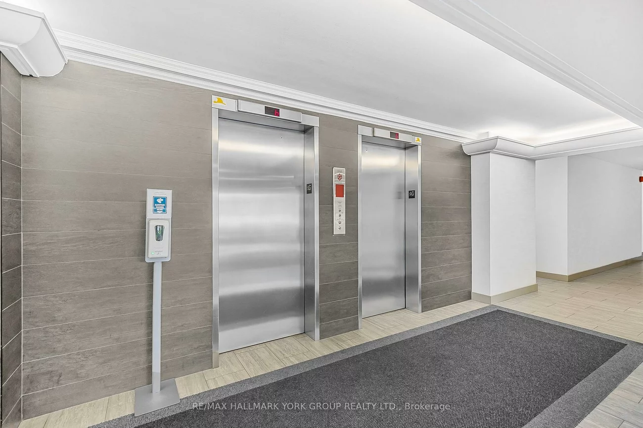 7811, Yonge, Thornhill, Markham