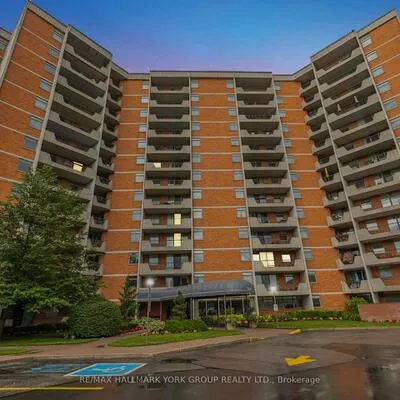 7811, Yonge, Thornhill, Markham