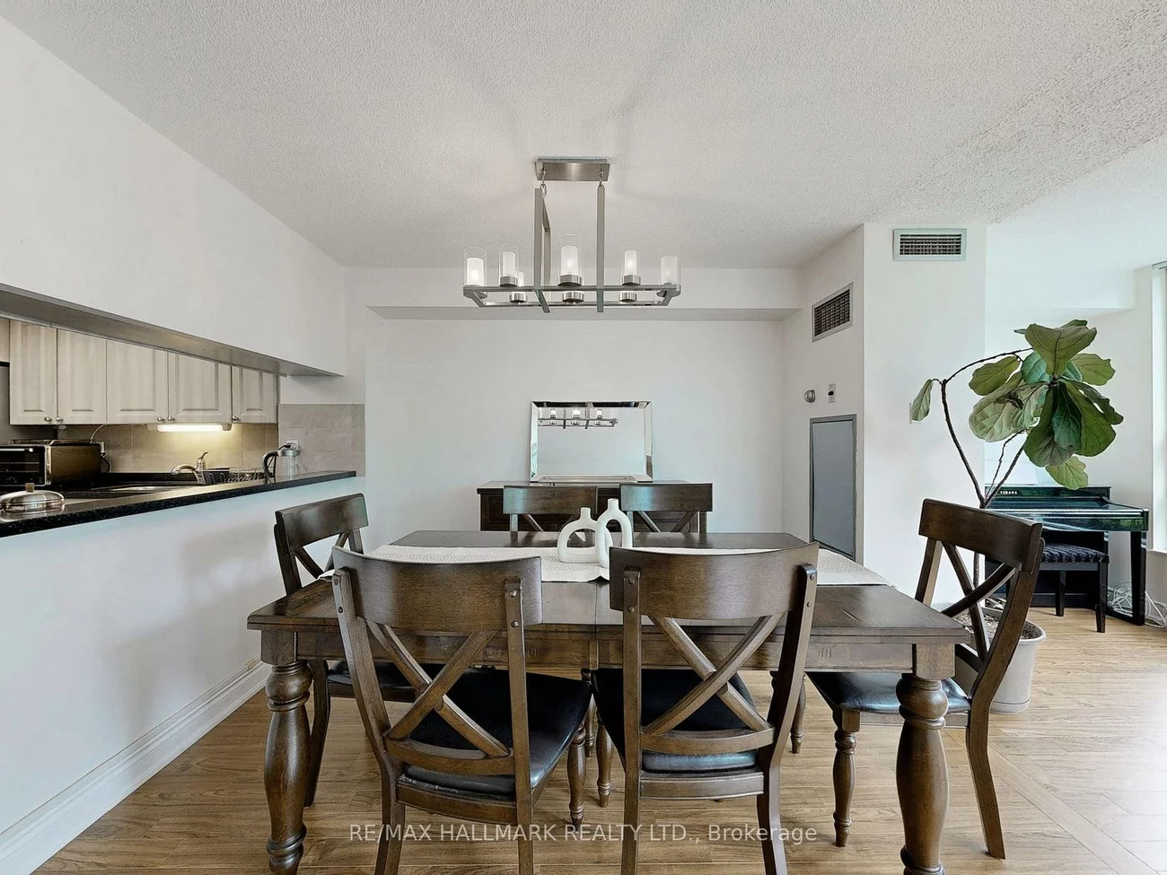 7805, Bayview, Aileen-Willowbrook, Markham