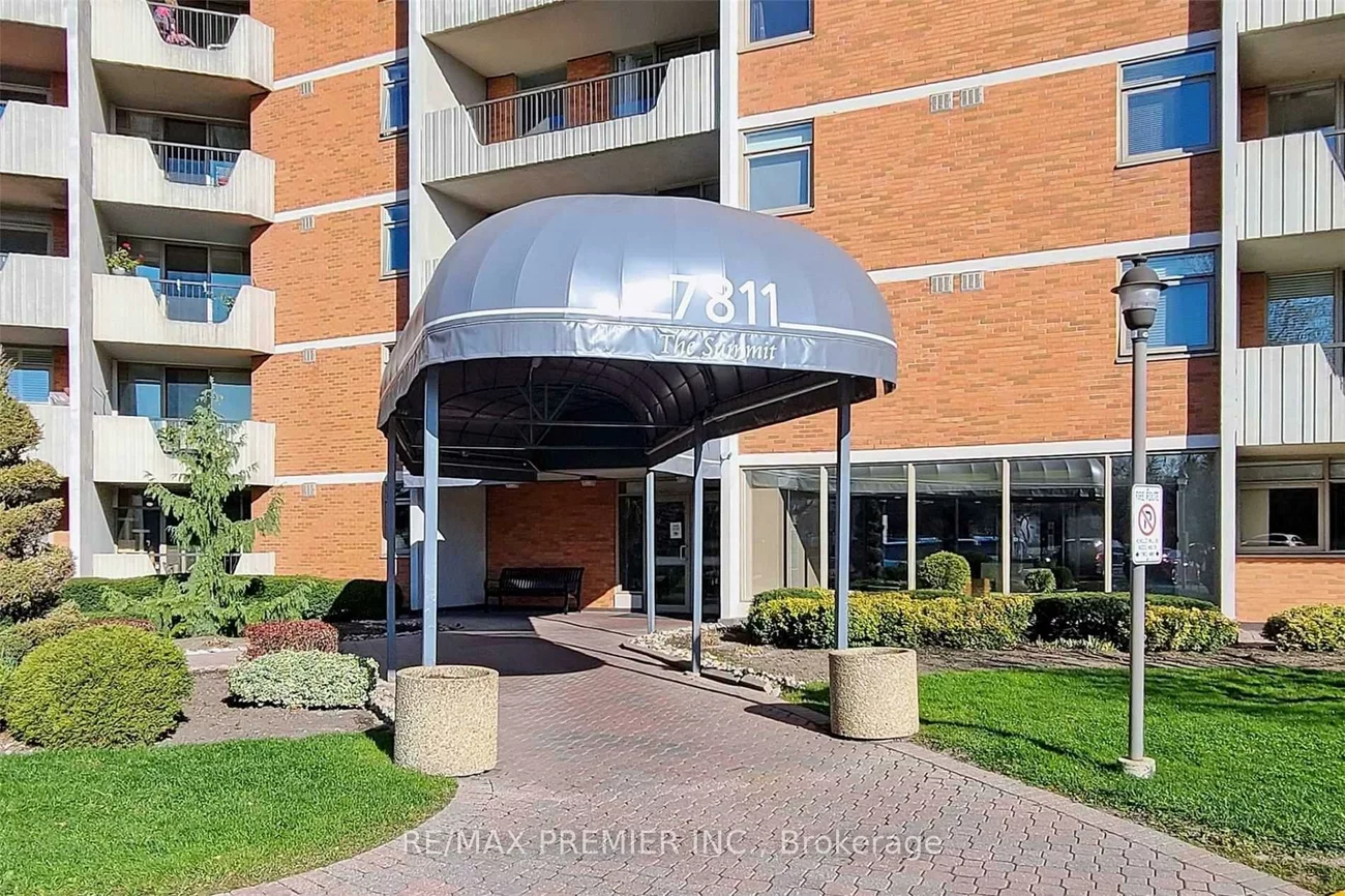 7811, Yonge, Thornhill, Markham