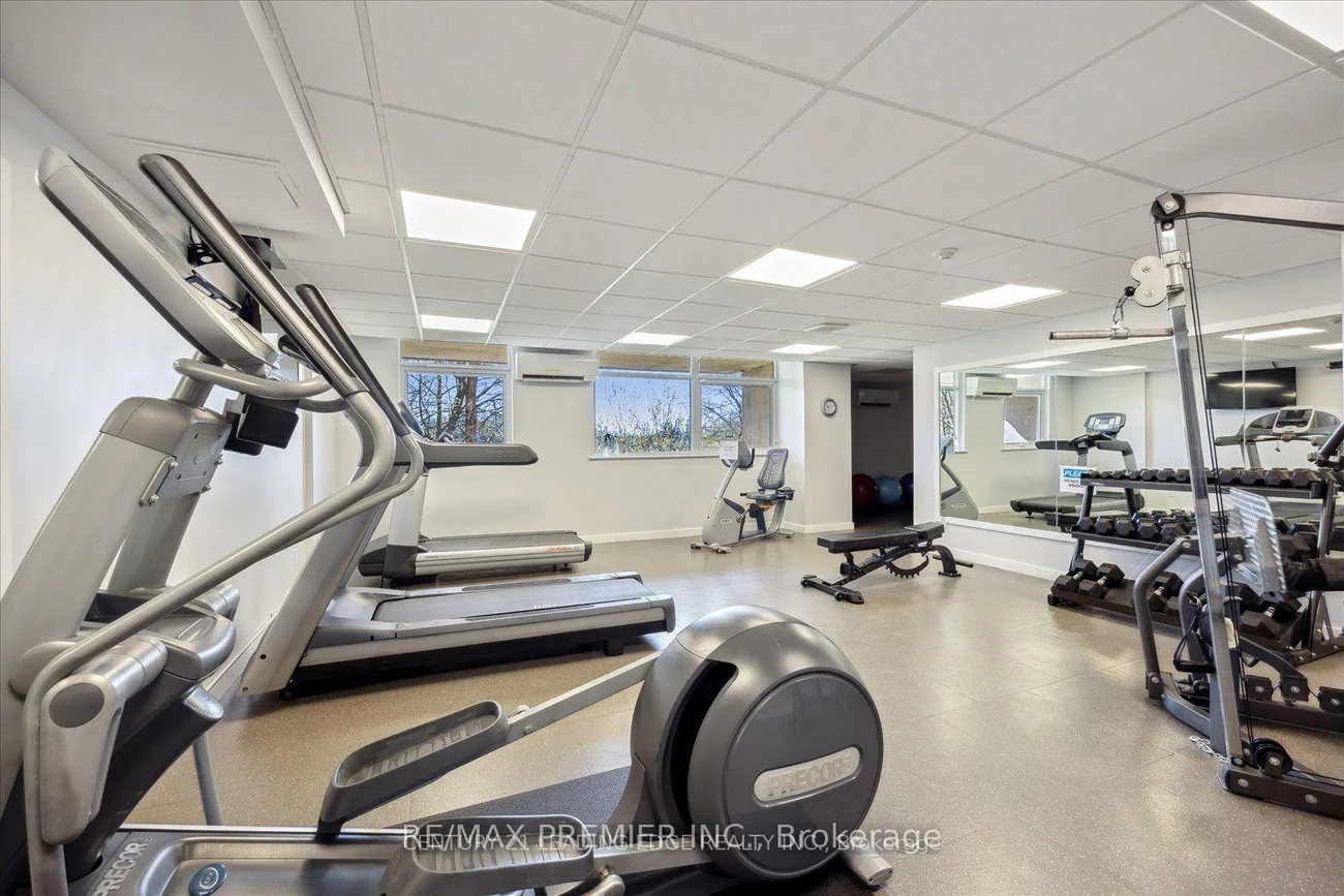 7811, Yonge, Thornhill, Markham