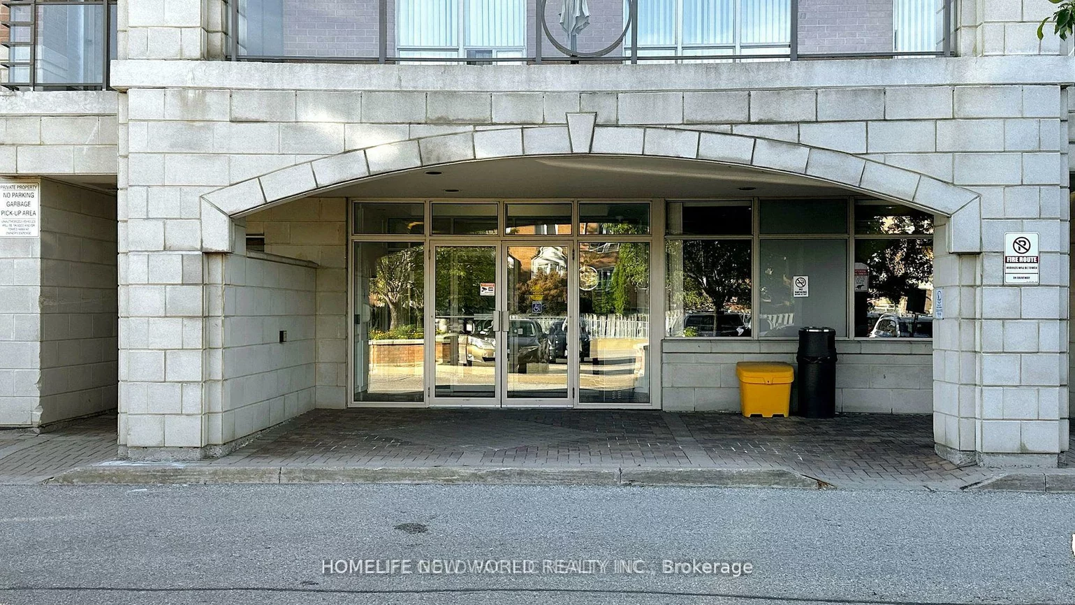 130, Pond, Commerce Valley, Markham