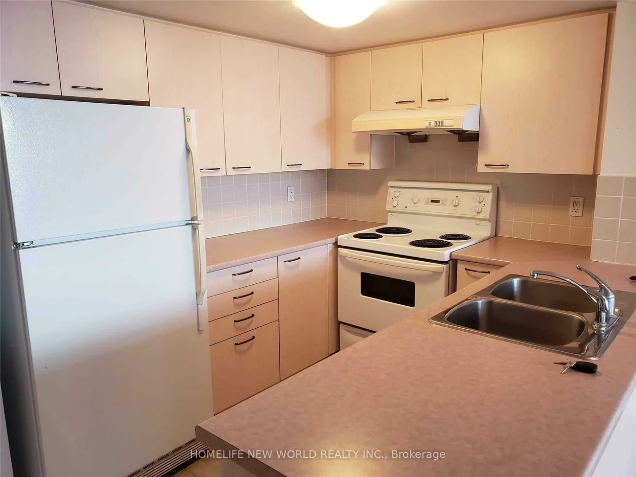 130, Pond, Commerce Valley, Markham