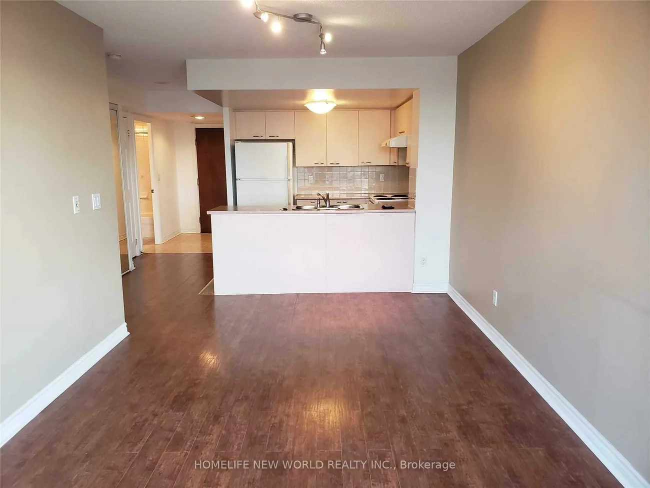 130, Pond, Commerce Valley, Markham
