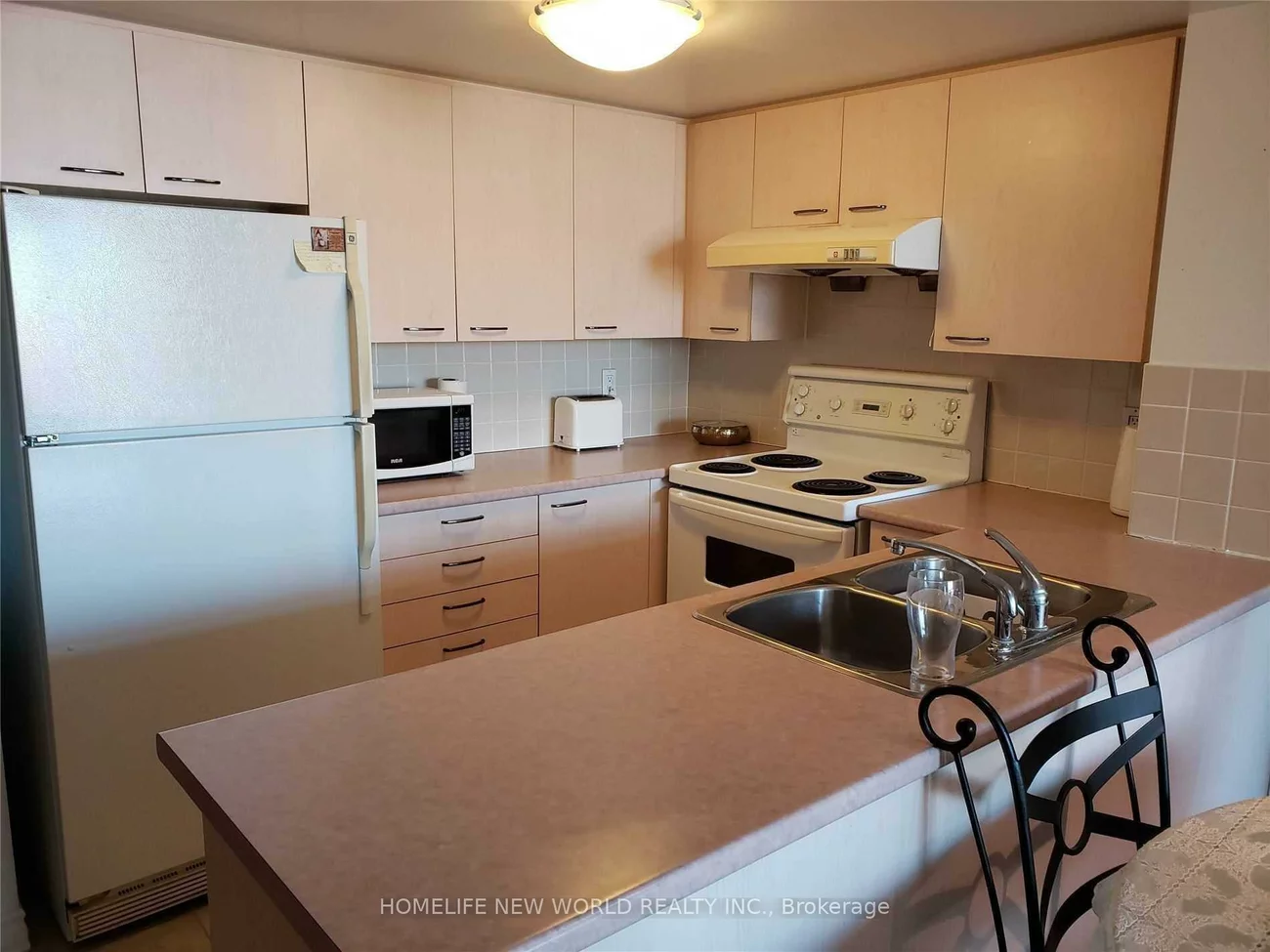 130, Pond, Commerce Valley, Markham
