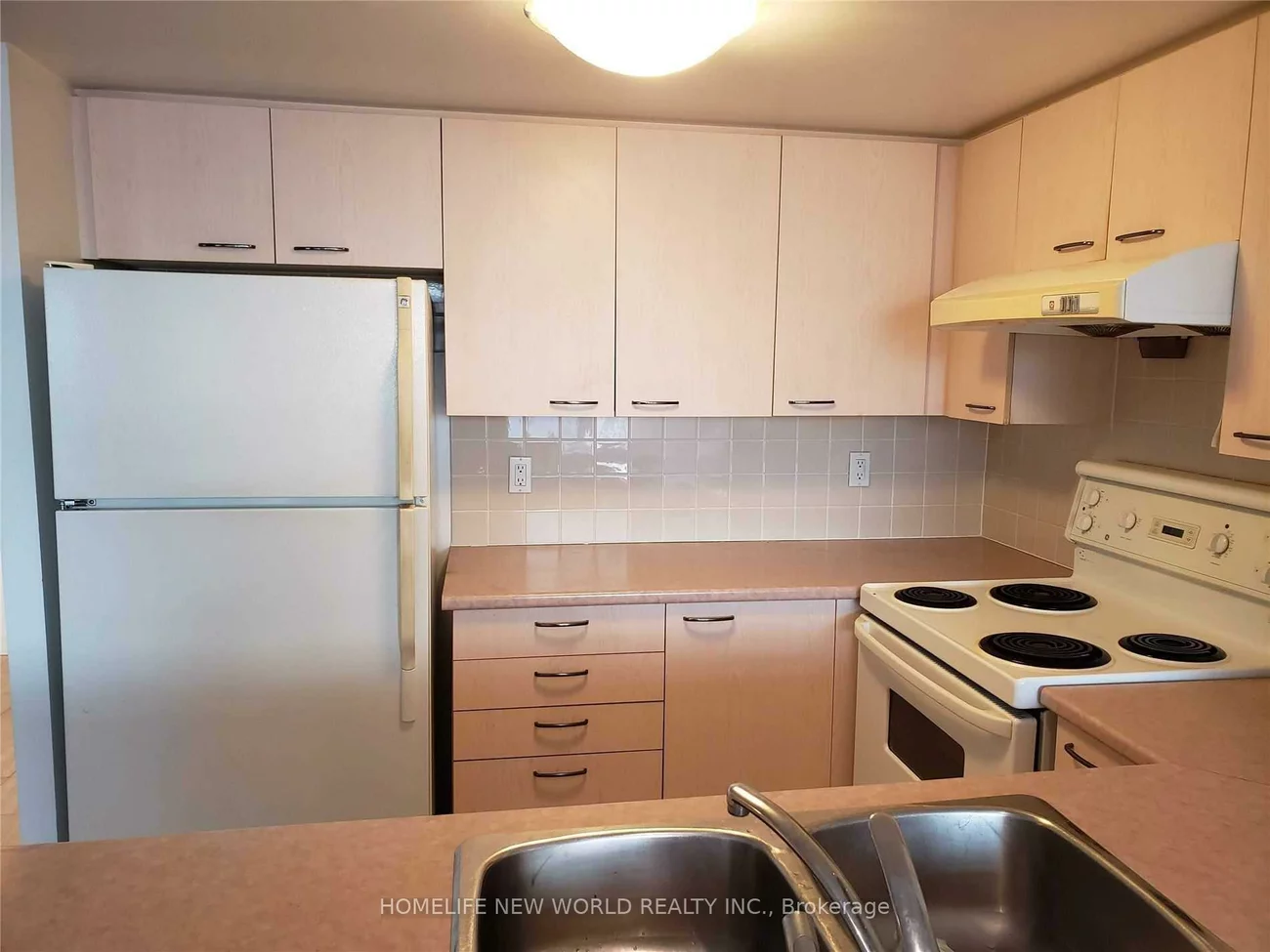 130, Pond, Commerce Valley, Markham